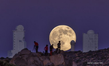 <p>Superluna vista el 10 de agosto de 2014 desde el Observatorio del Teide. / Daniel López/IAC</p>