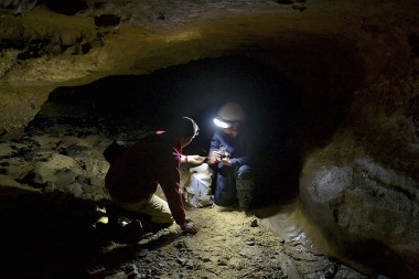 <p>Trabajos en la cueva de El Sidrón (Asturias). / Joan Costa / Comunicación CSIC</p>