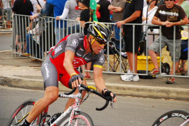 <p>Lance Amstrong quien superó un cáncer de testículos. y ganó siete veces el Tour de Francia. / poweriPics</p>