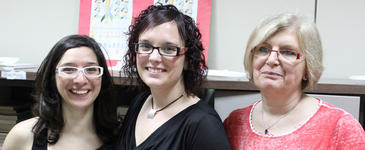 Las tres autoras del trabajo. En el centro, Amanda Ramos. A izquierda y derecha, Cristina Santos y M&ordf; Pilar Aluja respectivamente. / UAB 