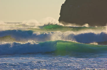 Olas rompiendo en una playa