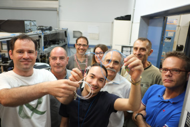 Los investigadores con el nuevo dispositivo / URV Los investigadores con el nuevo dispositivo / URV