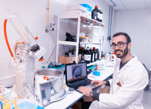 <p>Los investigadores han optimizado la precisión y el costo computacional en estudios teóricos sobre la catálisis de las escuaramidas, un tipo de organocatalizadores. / ISQCH</p>