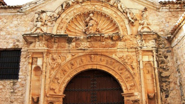 <p>El nanomaterial se ha evaluado como consolidante y protector en probetas pétreas de la portada principal de la iglesia de Nuestra Señora de la Asunción de Corral de Almaguer (Toledo). / UJI</p>
