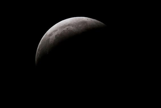 <p>Ecclipse de Luna de agosto de 2006. Imagen: Raiderslight</p>