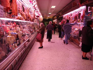 Tardamos media hora menos que hace cuatro años en hacer la compra semanal de alimentos