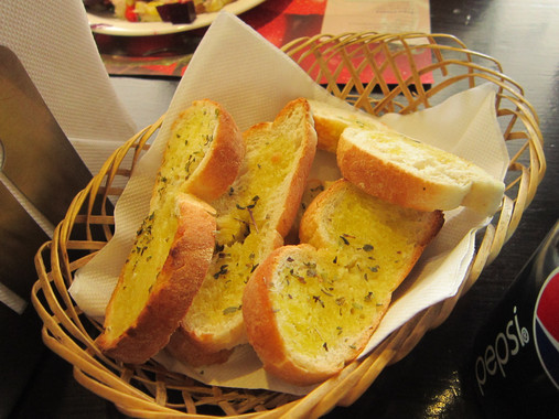 <p>Desayuno de pan con aceite de oliva. Foto: Flickr (CC 2.0)</p>