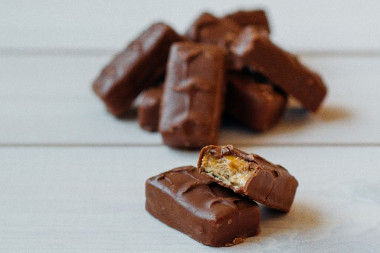 <p>Los investigadores alimentaron a los ratones con una dieta alta en grasas o una mezcla de chocolatinas. / UPF</p>