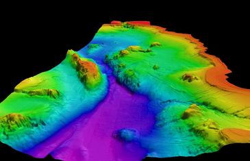 Un mapa en relieve permite ver el fondo submarino del Mar de Alborán