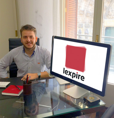 <p>Carlos Ibáñez, promotor principal de Legal Innovation, en su despacho. / US</p>