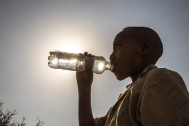 <p>No tener acceso al agua potable incrementa las muertes por diarrea, enfermedad de la que mueren miles de niños en todo el mundo cada año. / UNICEF</p>