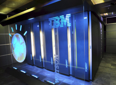 <p>Watson, basado en la arquitectura Power7 de IBM, opera a 80 teraflops y responde a preguntas formuladas en lenguaje coloquial. Imagen: <a href="http://www.flickr.com/photos/marcantony/5496634787/" target="_self">Marc Antony</a>.</p>