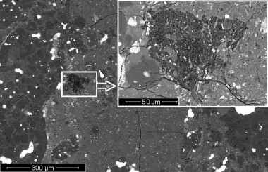 <p>Sección de la condrita carbonácea La Paz 02342 y ampliación del clasto cometario. / CSIC-Carnegie Institution</p>