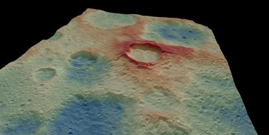 <p>Modelo digital del terreno que muestra el escarpe formado por una falla inversa que deformó los cráteres Kupalo y Juling. / UCM a partir de datos NASA/DAWN.</p>