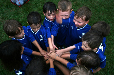 <p>El estudio señala que los niños son más volátiles en sus decisiones, no siguen una estrategia fija y se fijan más en su entorno. / <a href="https://www.flickr.com/photos/wwworks/1384952210/sizes/o/in/photolist-buhY3s-8rMMn5-n1bnBz-6wkCyW-bshNCE-7S3tzc-7F9f2j-57ZhXi-nPxEuD-4fQqin-ebD39r-dtpdxU-7QHBMQ-dwsCeF-7JYZqT-Jpku9-8DEirG-dgHcaR-nKYfoY-37of3o-DLpJm-awksQ-bneBZC-2fTg86-jNdzJo-7tbbbU-6tUzsz-9Tynfw-9Tvw9x-7ngodL-beQ8Qk-uiF6v-6Coiyz-9SmwgJ-d4fhw1-AQEqb-bWpkZK-4czE2b-crNeoN-Jw2KA-2cRoiu-66UMQX-7DANLL-8KtH87-RGLi1-bUvGzc-67YBCf-8n3Q4X-bMKLfn-2y5XNZ/" target="_self">woodleywonderworks</a></p>