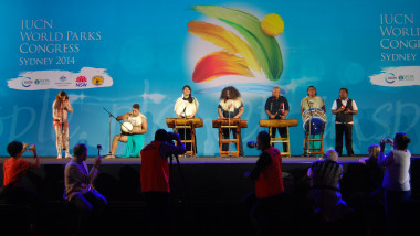 <p>Indígenas de las Islas Fiji durante el acto de clausura del Congreso Mundial de Parques 2014. / Sinc.</p>