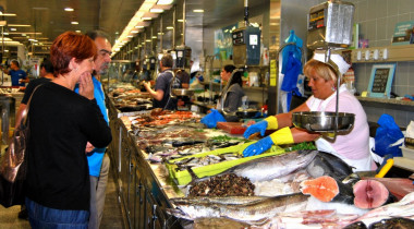 <p>La nueva campaña de WWF, el proyecto Fish Forward, quiere fomentar el consumo sostenible de pescado y marisco. / <a href="https://www.flickr.com/photos/fotoscanon/9279115810/in/photolist-f8XTRm-f8HwGr-f8XLXC-nKuy7w-o2T9hb-o2RSCW-uReSq-bTK9zc-bENWSN-dUm8hf-oi7GhT-8ZknSd-oTbTU8-6zTJcb-6zTJ5J-6zTHY3-oTcju1-oiEpgr-egywX8-ogEiTo-8SwByV-6Lf8Gs-4smZXf-dXaP2u-aAmLXy-czeaDh-4AZFgf-ohzppt-6LA76S-f8HM9H-f8HK7X-f8XQY1-bqsDFP-7nSPv-6pUsuc-9aYhAN-6u6meC-cnU5ij-5xUQR9-4fdnHc-veyvt-5C1LdN-db3NCY-dbjq1Y-9BmQEx-8u95Qf-yxr1z-f8HoDT-7JAt9L-f8Y9Bd" target="_blank">Flickr</a></p>
