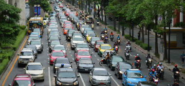 <p>Cuando la contaminación acústica que provocan los coches por la noche se incrementa, aumenta la mortalidad diaria en Madrid. / Pixabay</p>