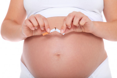 <p/>El código genético de un feto cuya madre es fumadora poseen más de 6.000 emplazamientos modificados. / Fotolia” /><span style=