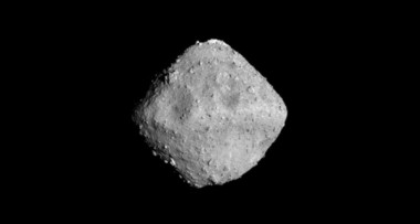 <p>Fotografía del disco completo del asteroide Ryugu, tomada por la nave Hayabusa 2 en junio del 2018 / JAXA</p>