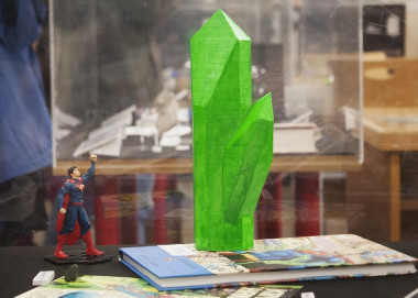 <p>Recreación de la kryptonita expuesta en la Biblioteca de la Facultad de Ciencias Geológicas UCM/ Diego García (DEIC UCM)</p>