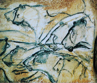 <p>En la cueva de Chauvet en Francia han aparecido representaciones rupestres de los leones de las cavernas, lo que demuestra que los humanos del Paleolítico conocían bien la anatomía de estos carnívoros. / <a href="https://es.wikipedia.org/wiki/Panthera_leo_spelaea#/media/File:Lions_painting,_Chauvet_Cave_(museum_replica).jpg" target="_blank">Wikipedia</a></p>