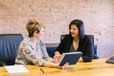 <p>Las mujeres representan menos del 10% de los profesores contratados en casi un tercio de las instituciones. / Pixabay</p>