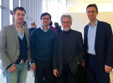 <p>El profesor Esteban Moro (segundo por la izquierda), junto a otros tres organizadores del NetMob 2015: Yves-Alexandre de Montjoye (MIT), Alex ‘Sandy’ Pentland (director del Laboratorio de Human Dynamics del MIT Media Lab) y Vincent Blondel (rector y profesor de la Universidad Católica de Lovaina). / UC3M</p>