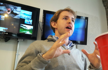 <p>El diseñador de arquitectura robótica del MIT Hasier Larrea, en Cambridge. / Sinc</p>