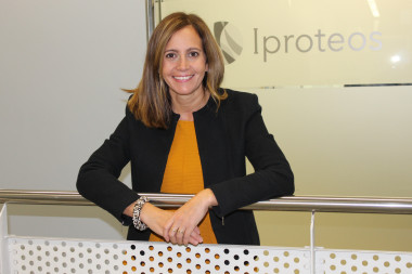 <p>Teresa Tarragó en la sede de Iproteos. / PCB</p>