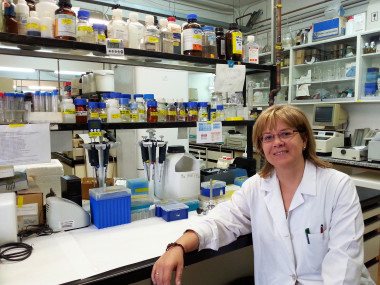 <p>Belén Yélamos, en el laboratorio de Química de Proteínas / UCM</p>