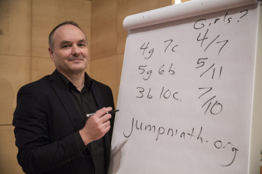 <p>John Mighton durante el evento <em>Fomentando vocaciones STEM</em> organizado en el MUNCYT el pasado mes de noviembre. / Olmo Calvo (Sinc)</p>