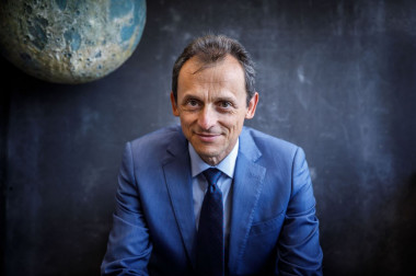 <p>Pedro Duque, único astronauta español y ministro de Ciencia, Innovación y Universidades, en la sede del Ministerio en Madrid. / Álvaro Muñoz Guzmán (SINC)</p>