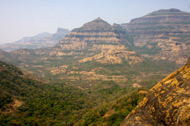 Las erupciones volcánicas también dejaron KO a los dinosaurios - 151001_decan_india_renne1HR_image671_405