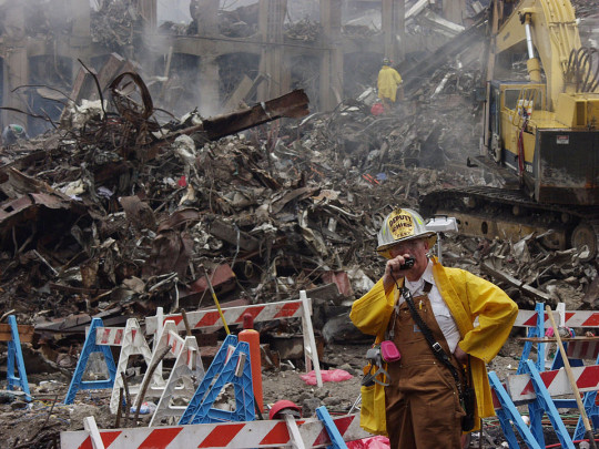 960px-NY_Firefighter_Deputy_chief_at_wtc 960px-NY_Firefighter_Deputy_chief_at_wtc