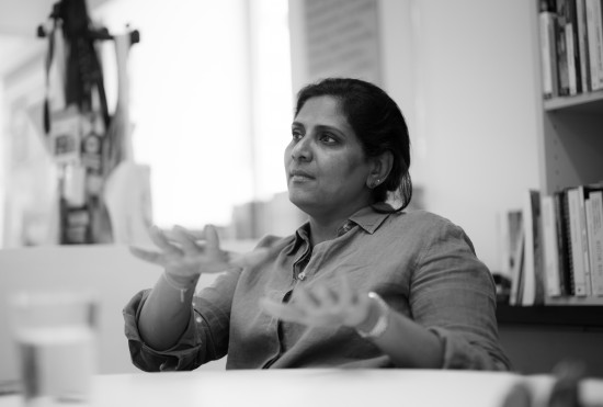 Priyamvada Natarajan_Blanco_negro