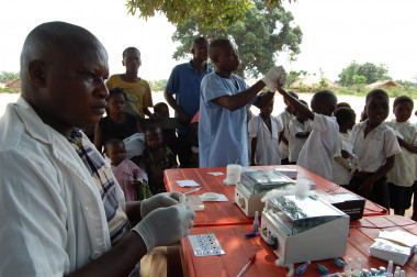 <p>Unidad Móvil de diagnóstico de la enfermedad del sueño. / DRC- Benoit Marquet</p>