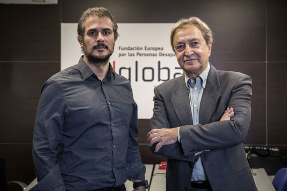 <p>Iván Pérez, consejero delegado de Geo.band, y Paco Lobatón en la sede de la fundación QSD Global de personas desaparecidas. / Olmo Calvo / Sinc</p>
