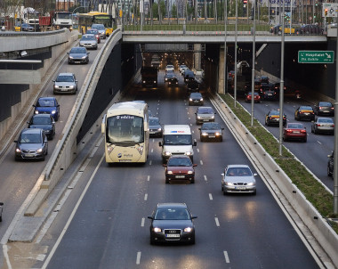 <p>El coste de la congestión de las carreteras en España es de 5.500 millones de euros al año. Imagen: SINC.</p>