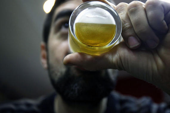 <p>Los alumnos con más capacidad emocional tienen menos riesgo de beber alcohol en exceso. / Sinc</p>