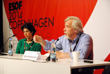 <p>Rolf-Dieter Heuer y Fabiola Gianotti han explicado los detalles sobre el despertar del LHC en rueda de prensa en Copenhague. </p>