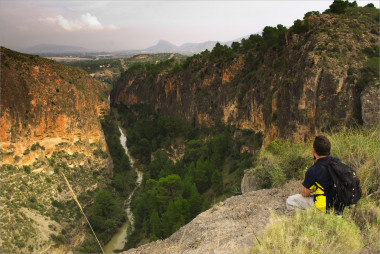 <p>El Bosque de Ribera de Cañaverosa en el fondo del Cañón de Almadenes. Foto: N4n0</p>