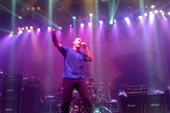 <p><strong>13. Evolución y mala religión.</strong> Greg Graffin (Racine, 1964) compagina con éxito ambas vertientes. Se mantiene en activo desde 1979 con su grupo <em>Bad religion</em> y es profesor en la Universidad de California en Los Ángeles (EE UU) tras doctorarse en Paleontología. / <a href="http://www.flickr.com/photos/antichc/6237806854/sizes/l/in/photostream/" target="_blank">Luiz Gustavo Gerent</a></p>