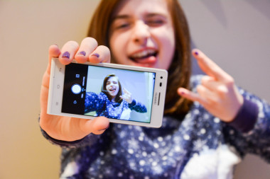 <p>Adolescents feel that they should have everything that they want, right here and now. They do not take no for an answer. When their parents try to establish limits, the children react aggressively. / <a href="https://www.flickr.com/photos/135830168@N04/23381877690/in/photostream/" target="_blank">Ellen de Vos</a></p>