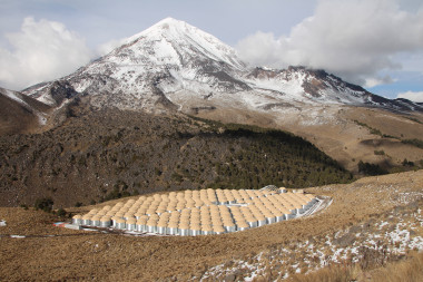 <p>El Observatorio HAWC estudia los rayos gamma desde las faldas del volcán Sierra Negra de México. / J.A. Martínez Castro</p>