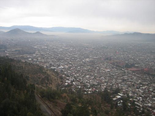 <p>Pulución sobre la ciudad de Santiago de Chile. / <a href="https://www.flickr.com/photos/59934502@N00/5254897227" target="_blank">Sandy Millin</a></p>