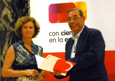 <p>Yolanda Fernández y Esteban Sánchez-Ocaña, en la presentación del Congreso. <a href="http://www.agenciasinc.es/imagenes/inicio/(imagen)/86432" target="_self">Foto</a>: L.A. / FICYT</p>