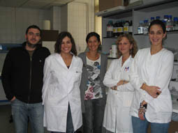 
<!-- START: including template: extension/sinc/design/ezwebin/templates/content/datatype/view/ezxmltags/paragraph.tpl (design:content/datatype/view/ezxmltags/paragraph.tpl) -->
<p>María Brión con su equipo de investigación. Foto: USC.</p>
<!-- STOP: including template: extension/sinc/design/ezwebin/templates/content/datatype/view/ezxmltags/paragraph.tpl (design:content/datatype/view/ezxmltags/paragraph.tpl) -->
