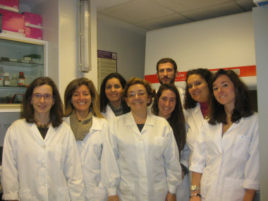<p>Investigadores del Departamento de Nutrición y Bromatología, Toxicología y Medicina Legal de la Universidad de Sevilla. Imagen: Fundación Descubre.</p>