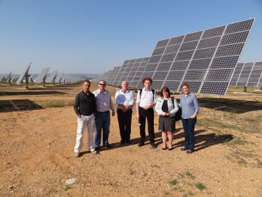 <p>Miembros del grupo que ha desarrollado la herramienta informática para predecir la viabilidad de instalaciones de energías renovables, como la solar. / UCO</p>